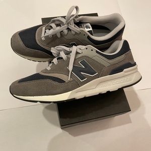 New Balance 997H Sneakers (CM997HAX)